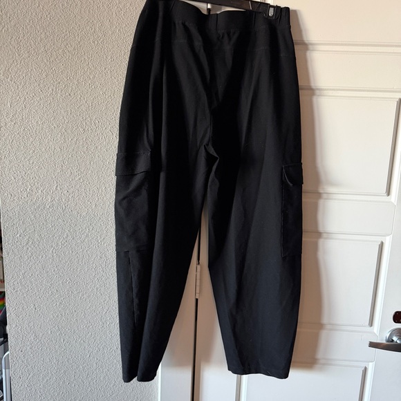 Eileen Fisher Washable Stretch Crepe Cargo Pant size Small Black - Picture 7 of 10